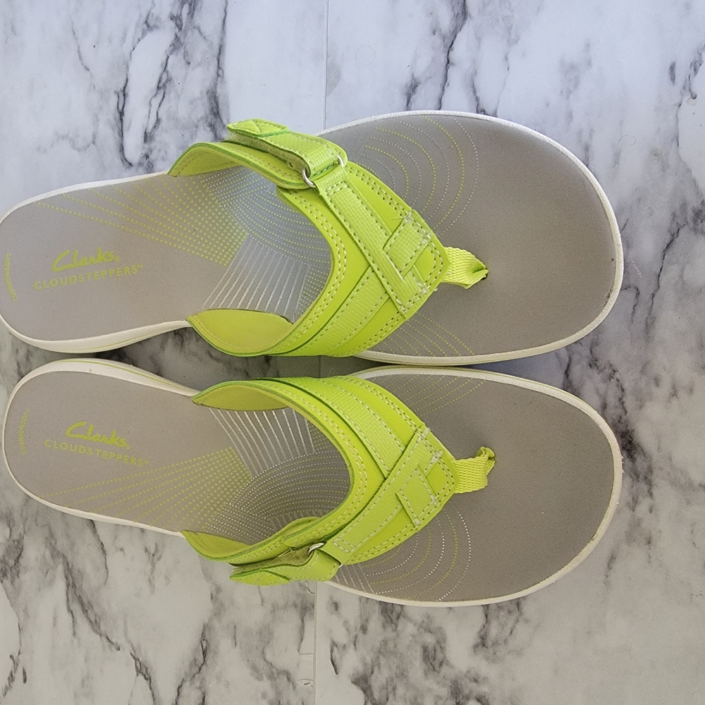 Clarks Green and Gray Sandals Modern Comfort